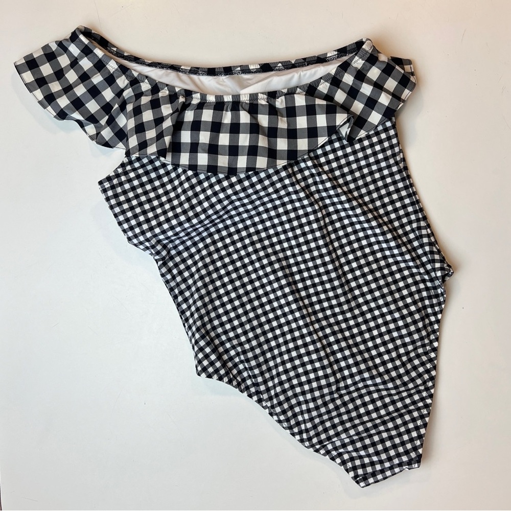 ✖️SOLD✖️•J.CREW•Black White Mixed Gingham One Shoulder Ruffle One Piece Swim - Picture 4 of 12